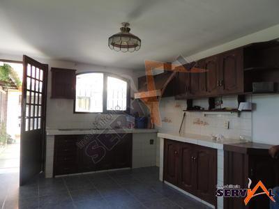 casa-en-venta-de-dos-dos-cuadras-de-la-avenida