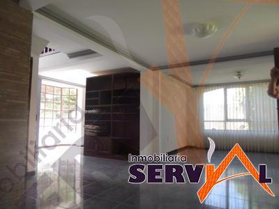 2-thumbnail-casa-en-venta-de-dos-dos-cuadras-de-la-avenida