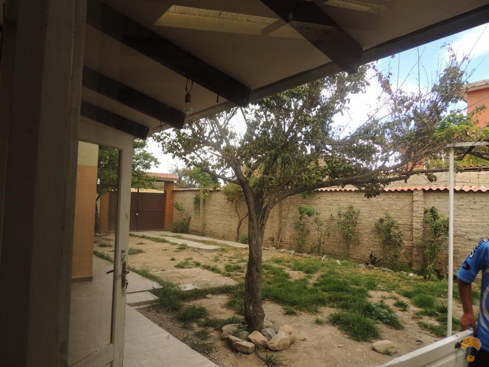 2-thumbnail-vendo-casa-con-lote-en-vinto