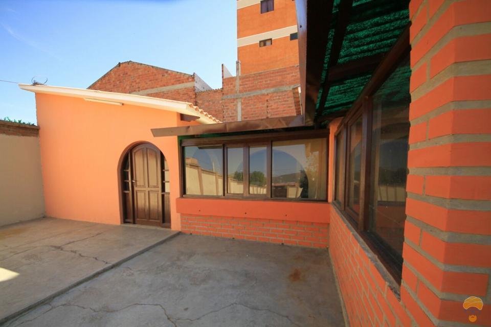 1-thumbnail-casa-independiente-de-en-planta-baja-en-anticretico