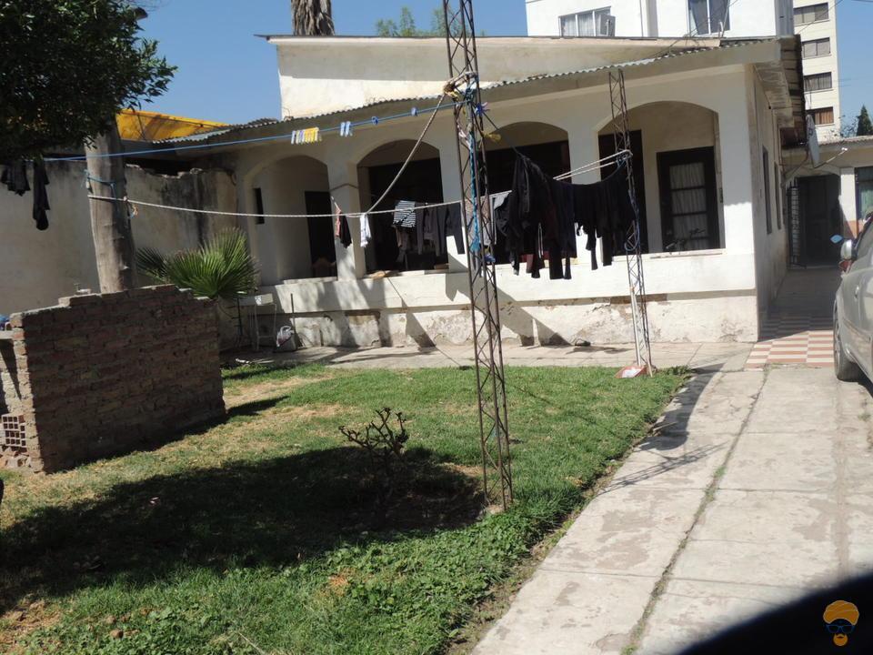 1-thumbnail-vendo-casa-como-lote-sector-la-recoleta