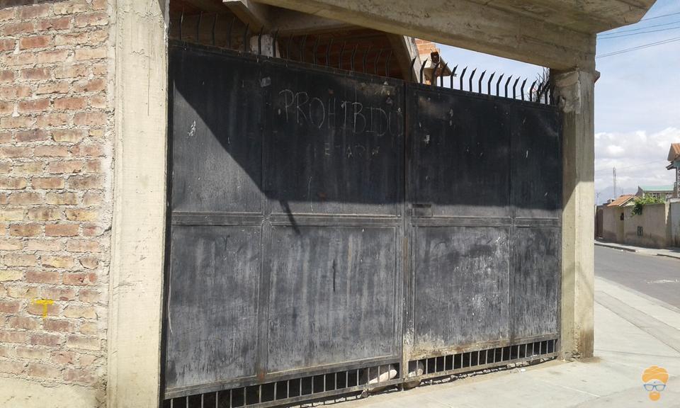 2-thumbnail-vendo-casa-como-terreno-sobre-bush