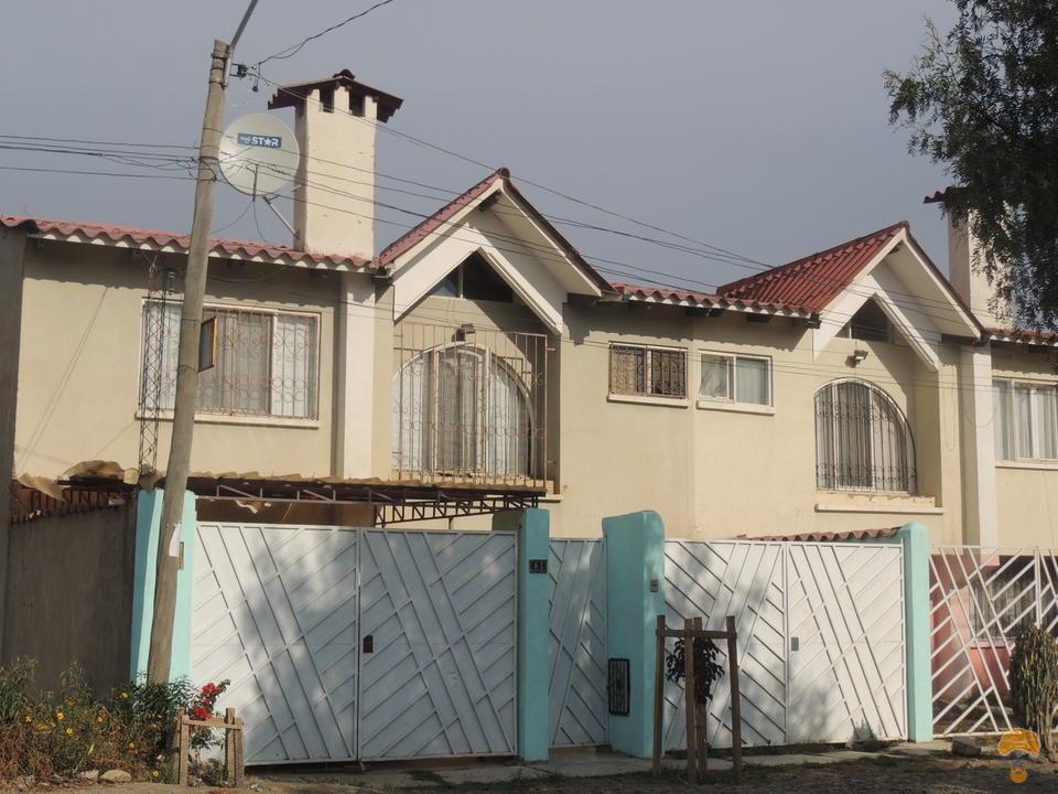 1-thumbnail-vendo-casa-de-dos-plantas-al-norte