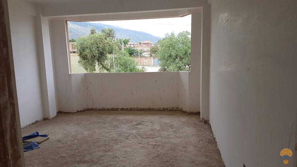 4-thumbnail-vendo-casa-de-tres-plantas-inmediaciones-chilimarca
