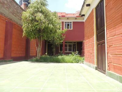 vendo-casa-de-dos-plantas-avenida-blanco-galindo
