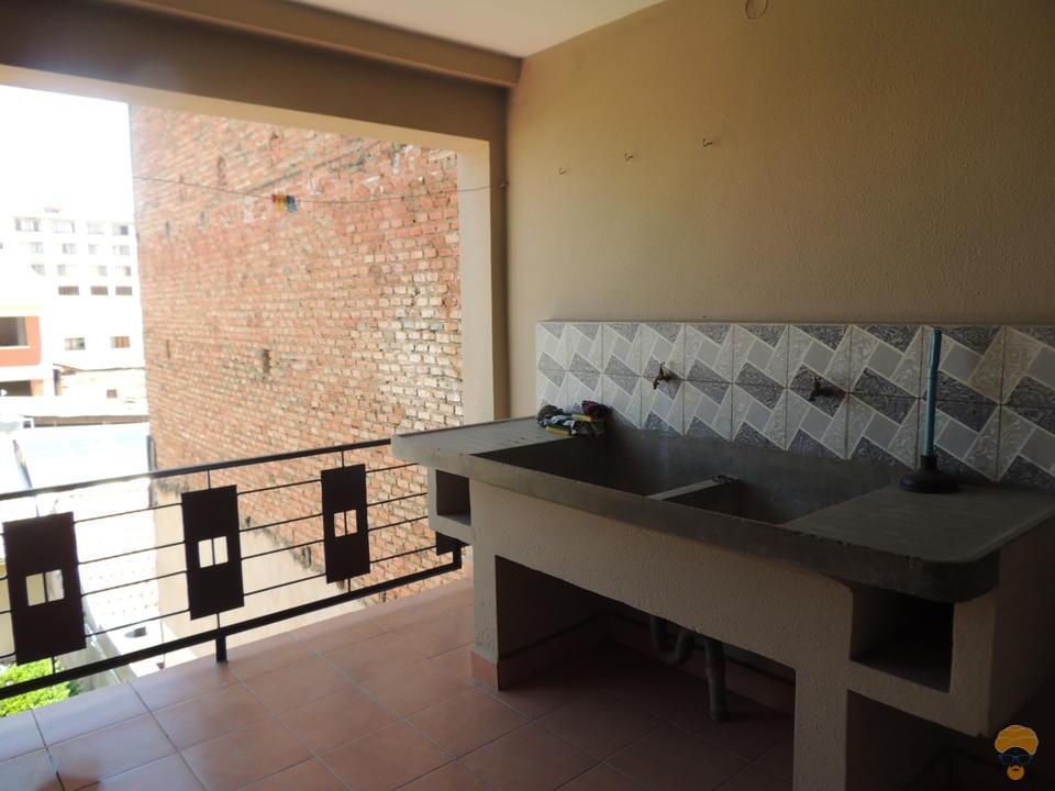 8-thumbnail-en-alquiler-departamento-amplio-centrico-salle