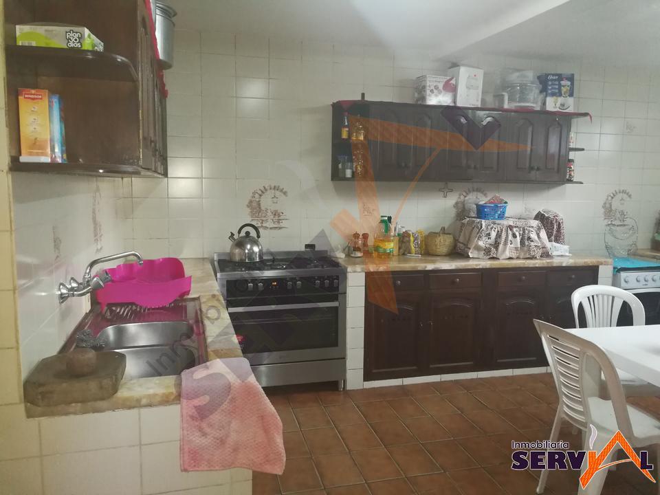 7-thumbnail-vendo-casa-de-2-plantas-entre-av-libertador