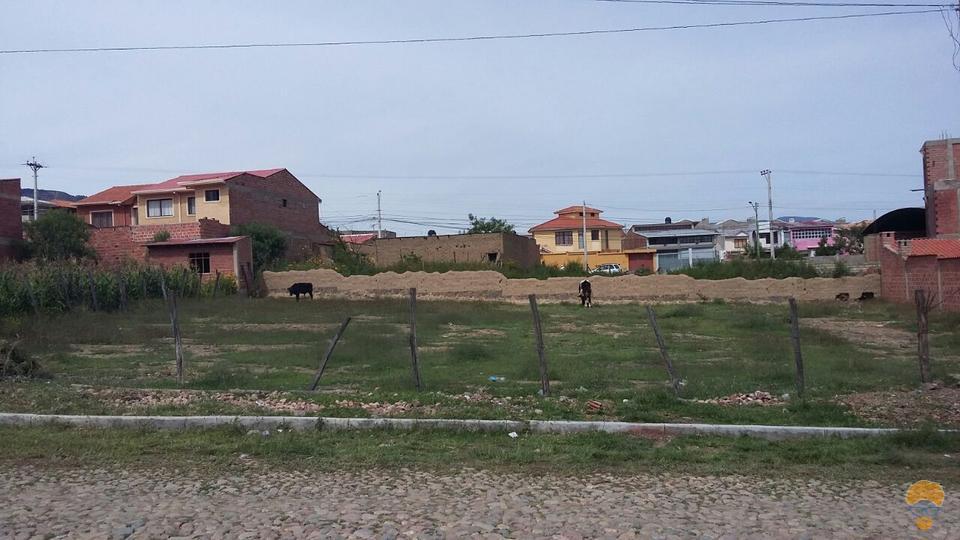 1-thumbnail-vendo-amplio-terreno-inmediaciones-km-mts