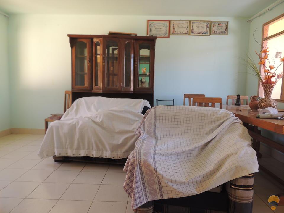 4-thumbnail-casa-en-venta-inmediaciones-templo-departamento