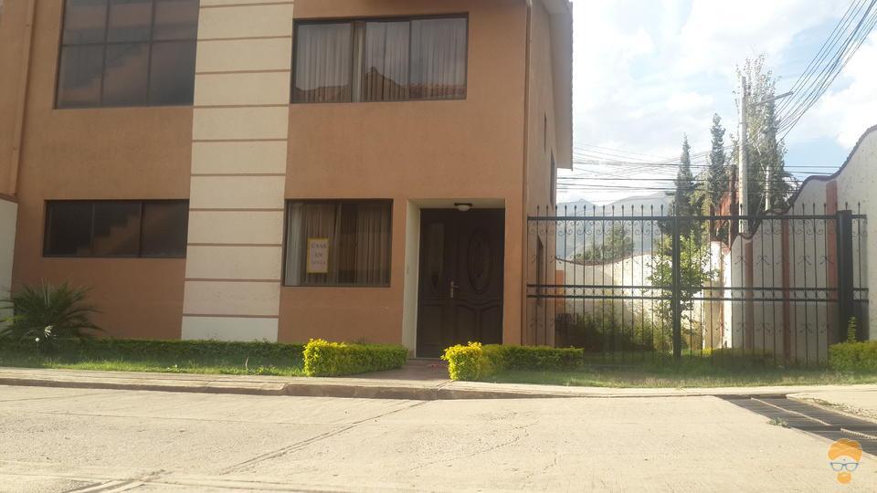 1-thumbnail-hermosa-casa-en-venta-en-condominio