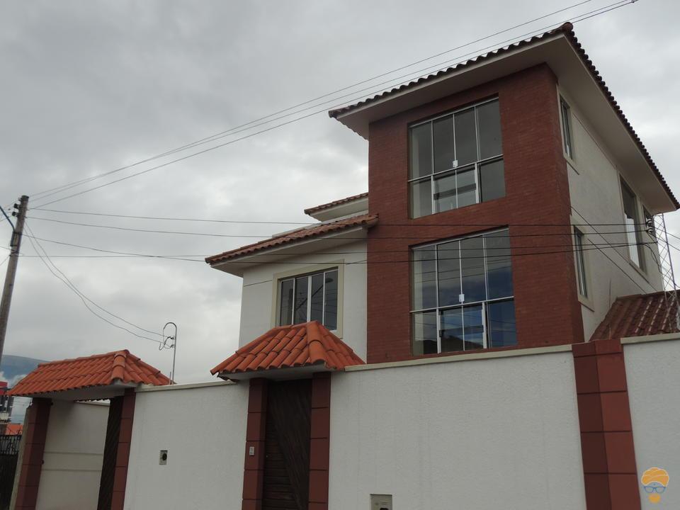 1-thumbnail-vendo-casa-a-estrenar-de-3-pisos