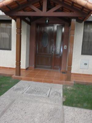 alquilo-amplia-casa-inmediaciones-de-la-plazuela-quintanilla