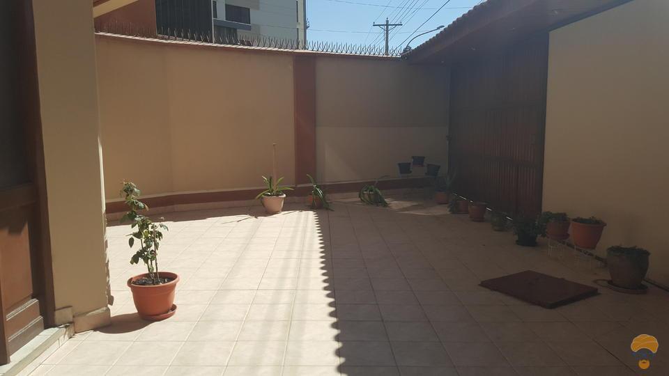 6-thumbnail-en-alquiler-bonita-casa-independiente-quintanilla