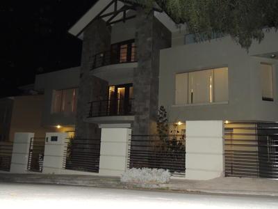 hermosa-casa-en-venta-de-construccion