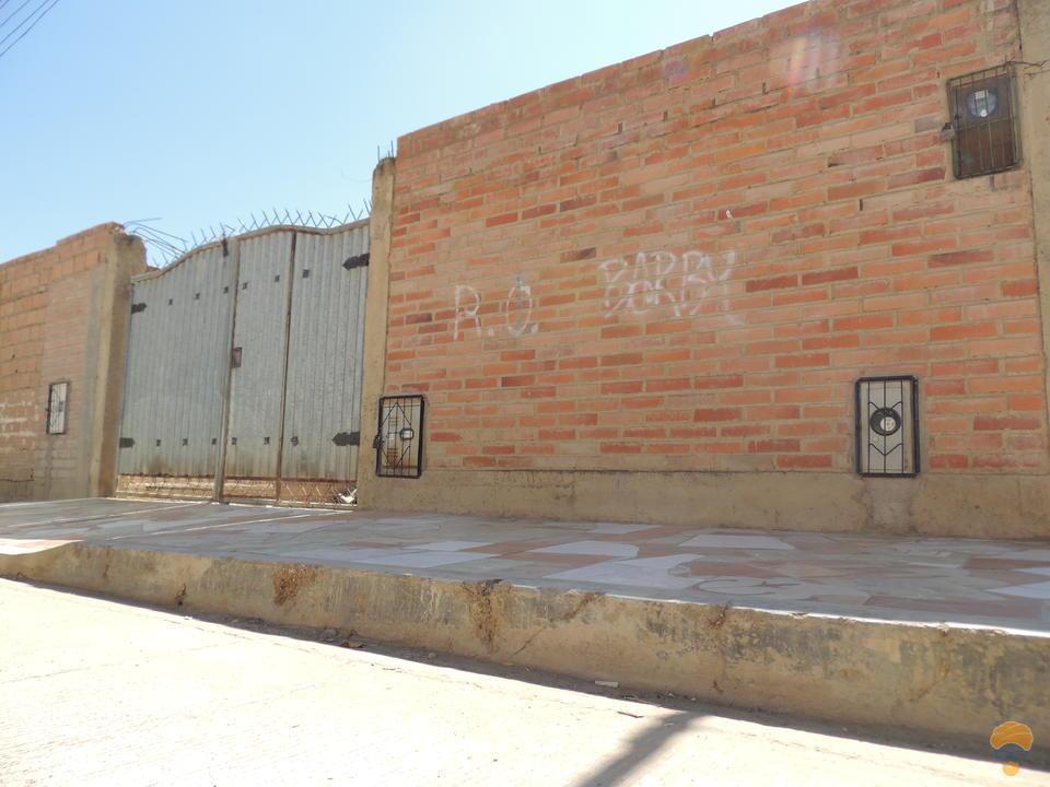 1-thumbnail-casa-en-venta-en-sacaba-de-868-metros