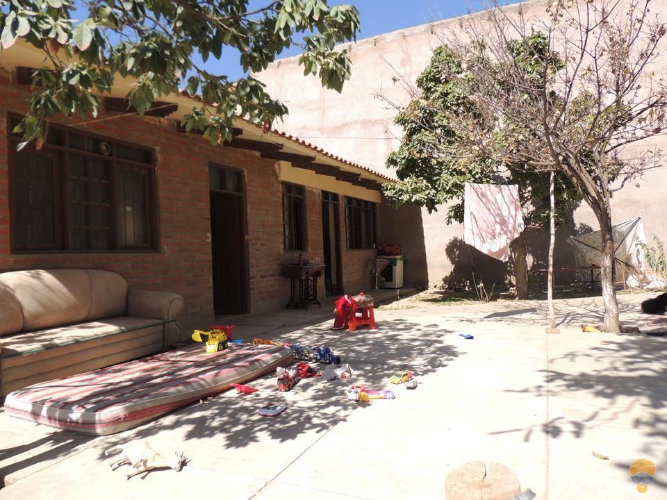 3-thumbnail-casa-en-venta-en-sacaba-de-868-metros