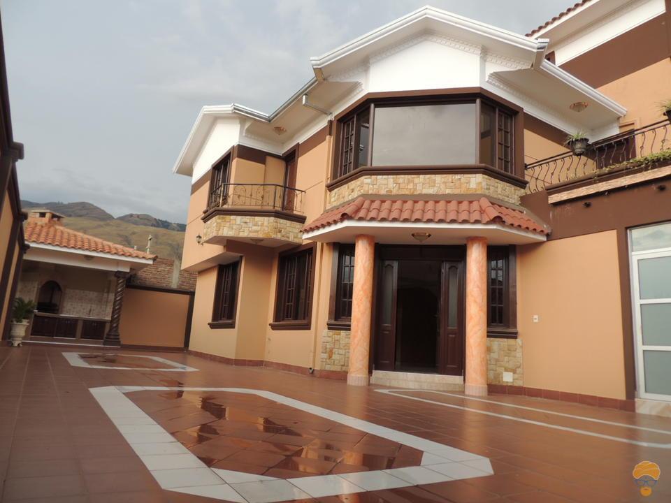 1-thumbnail-hermoso-chalet-de-tres-planta-col-senor-de-mayo