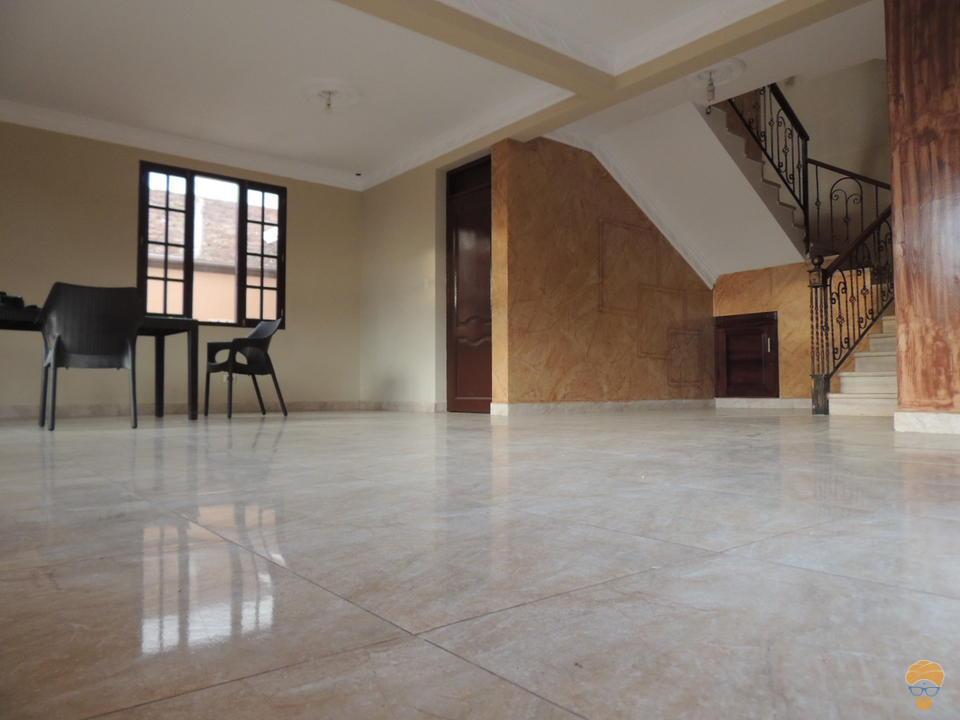 2-thumbnail-hermoso-chalet-de-tres-planta-col-senor-de-mayo