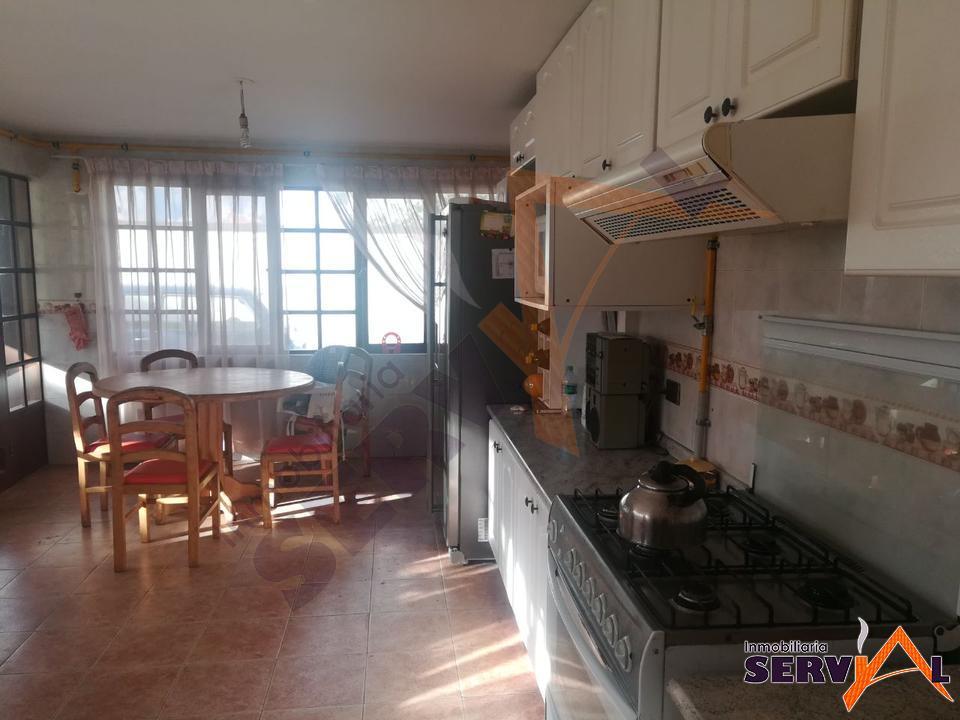 3-thumbnail-hermosa-amplia-casa-de-tres-tadeo-haenke-avbeijing