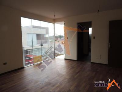 hermosa-casa-en-pequeno-condominio-attie