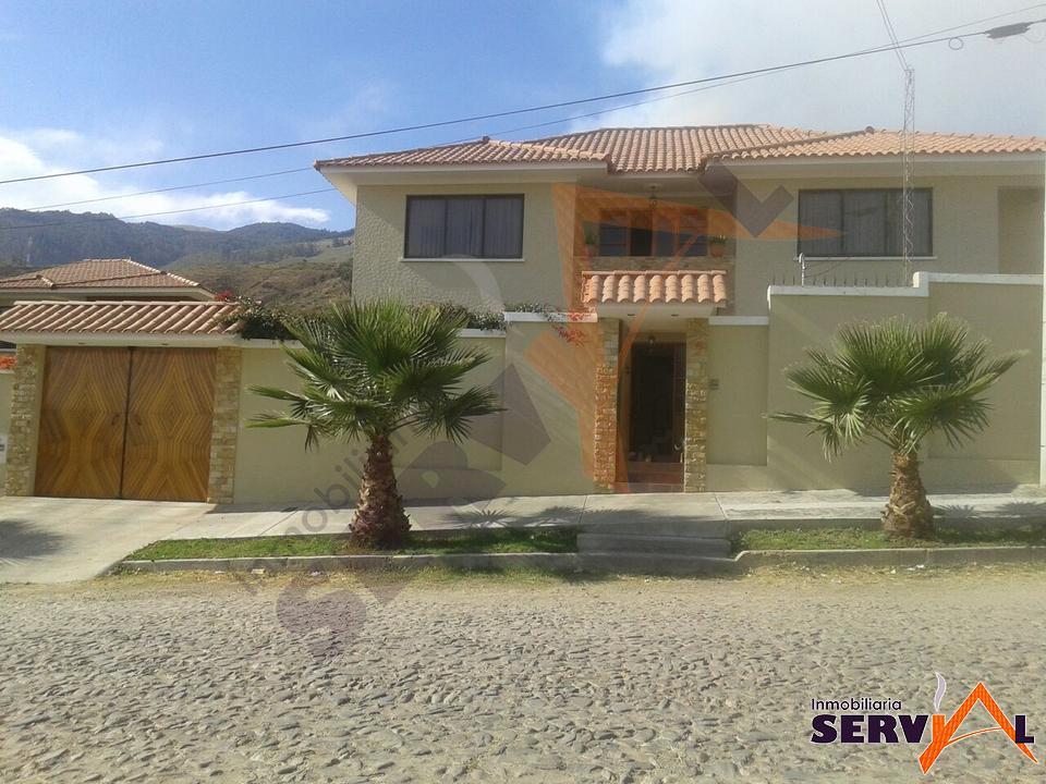2-thumbnail-casa-de-2-plantas-en-circunvalacion-eudoro-galindo
