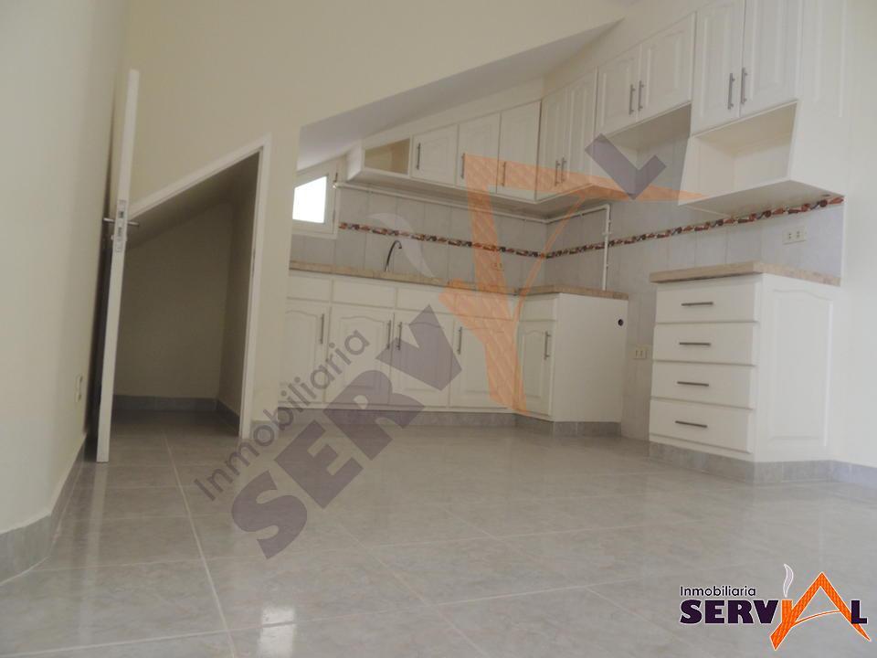 7-thumbnail-casa-en-venta-de-tres-planta-zona-frutillar