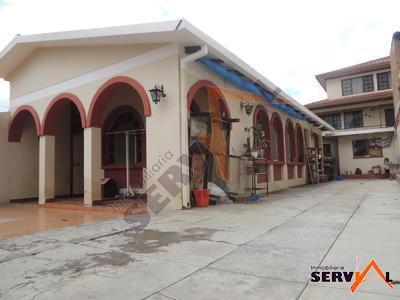 casa-estilo-chalet-con-tienda-av-circunvalacion