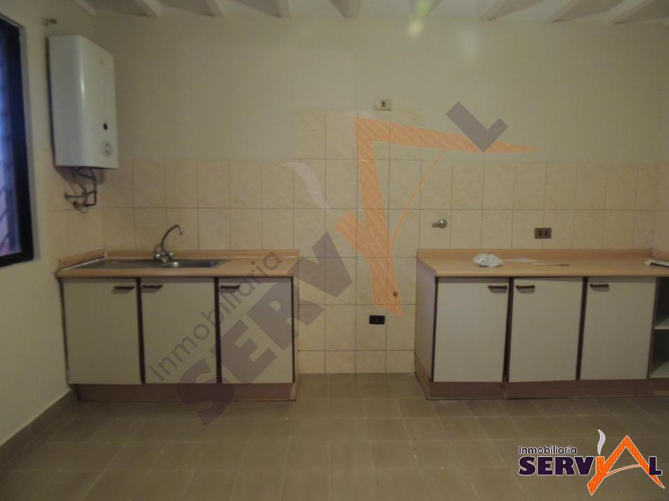 4-thumbnail-casa-de-2-plantas-independiente-av-villazon