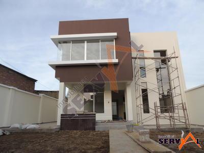 bonita-casa-de-2-plantas-barrio-profesional