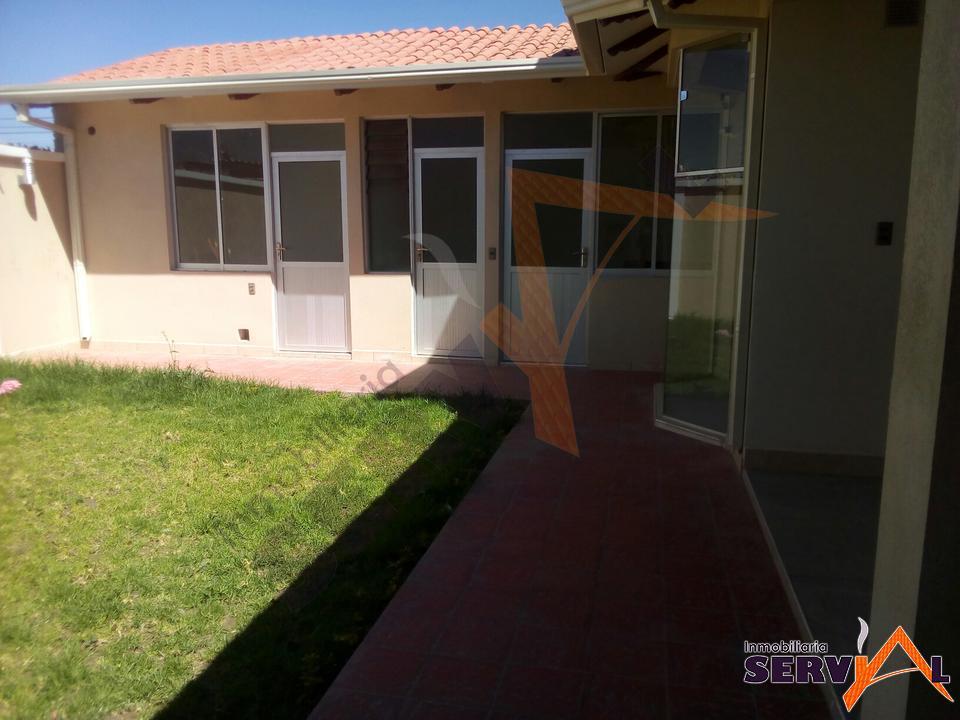 6-thumbnail-hermosa-casa-independiente-en-alquiler-av-juan-pablo