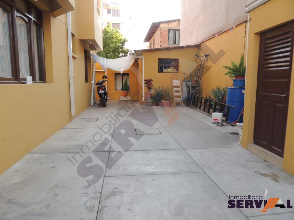 4-thumbnail-casa-en-venta-con-departamento-av-melchor-perez