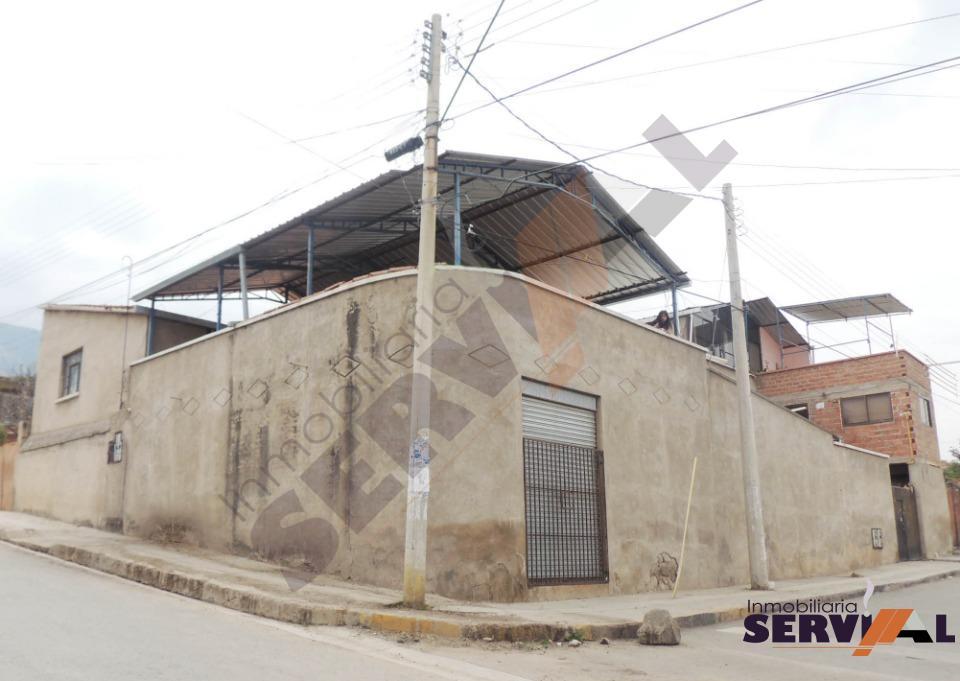 1-thumbnail-casa-de-3-plantas-en-hospital-montano