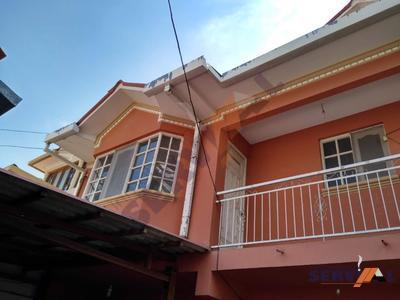 alquilo-casa-3-plantas-en-t-haenke