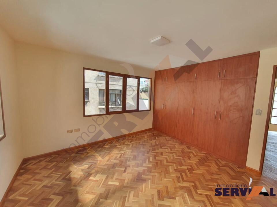 4-thumbnail-amplia-casa-en-venta-en-ladislao-cabrera
