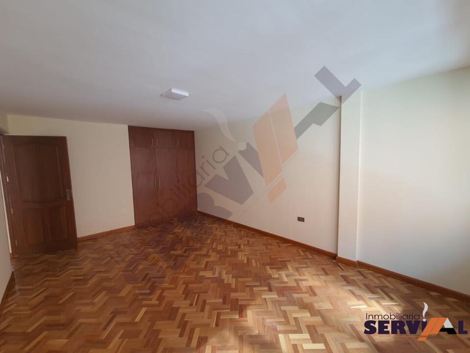 5-thumbnail-amplia-casa-en-venta-en-ladislao-cabrera