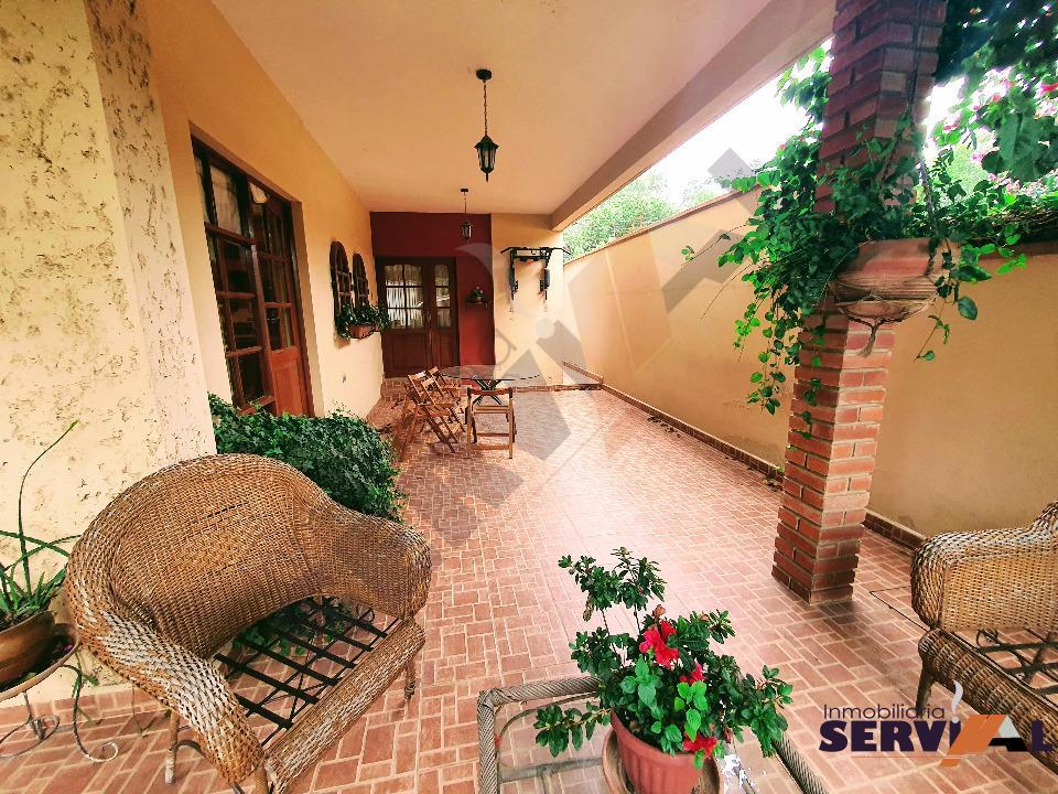 12-thumbnail-lujosa-hermosa-casa-de-3-castillo