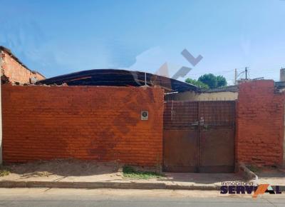 casa-como-lote-sobre-avenida-de-agosto