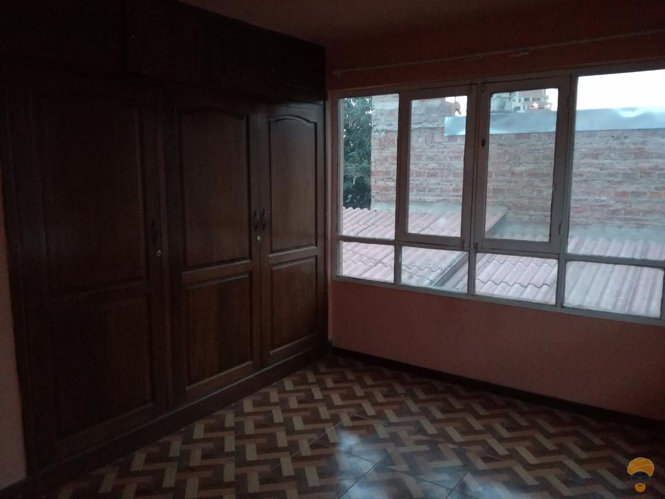 5-thumbnail-bonita-casa-de-2-plantas-demetrio-canelas