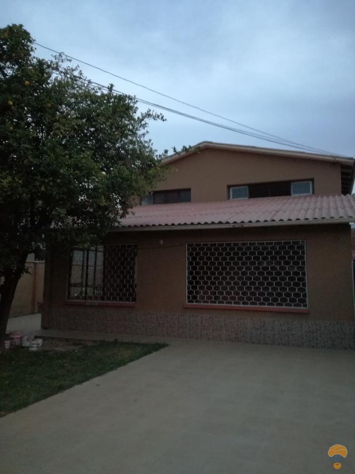 1-thumbnail-bonita-casa-de-2-plantas-demetrio-canelas