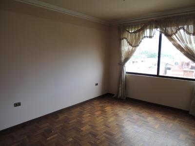 lindo-departamento-semi-amoblado-en-av-tadeo-haenke