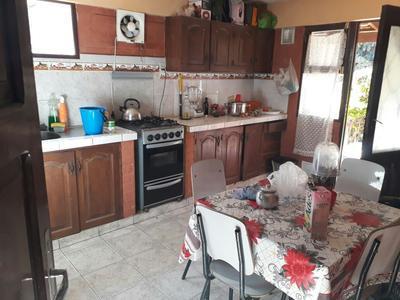 vendo-casa-2-plantas-inmediaciones-dormitorios