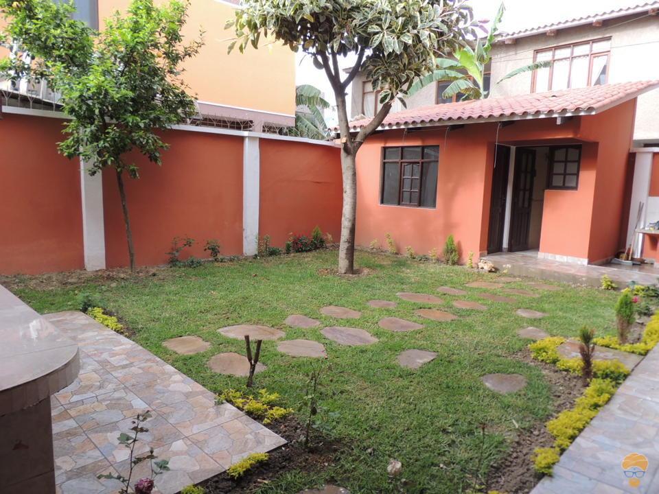 3-thumbnail-casa-en-venta-de-2-av-villavicencio