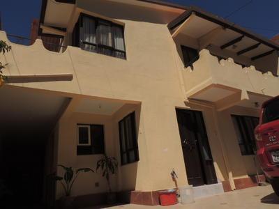 amplia-casa-en-venta-de-zona-las-cuadras