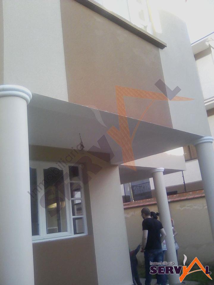 1-thumbnail-casa-de-dos-plantas-independiente-av-circunvalacion