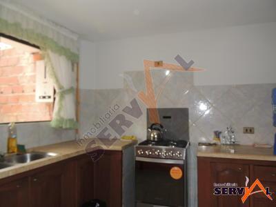 hermosa-casa-en-venta-con-av-villavicencio-thunupa