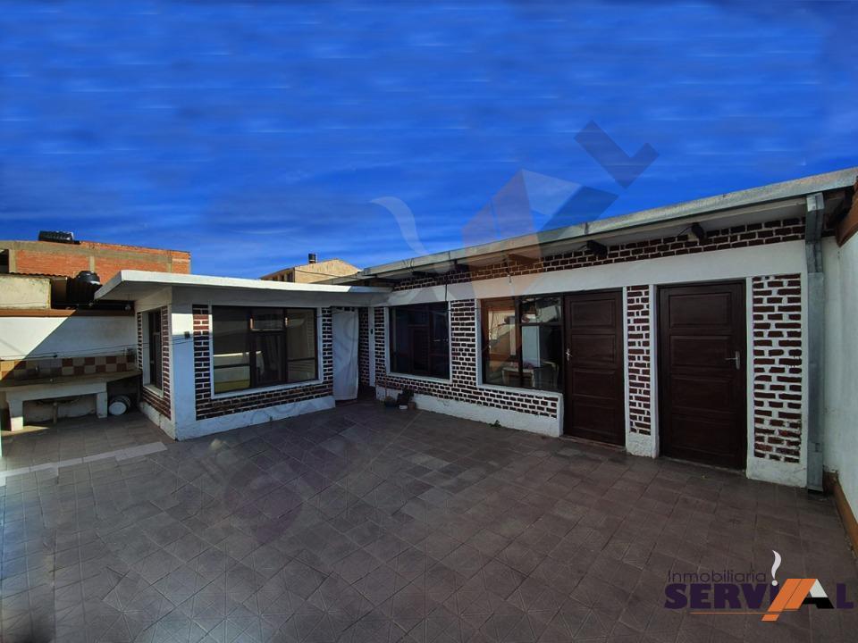 1-thumbnail-hermosa-casa-en-venta-zona-barrio-profesional