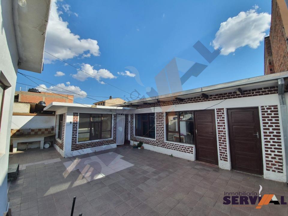 10-thumbnail-hermosa-casa-en-venta-zona-barrio-profesional