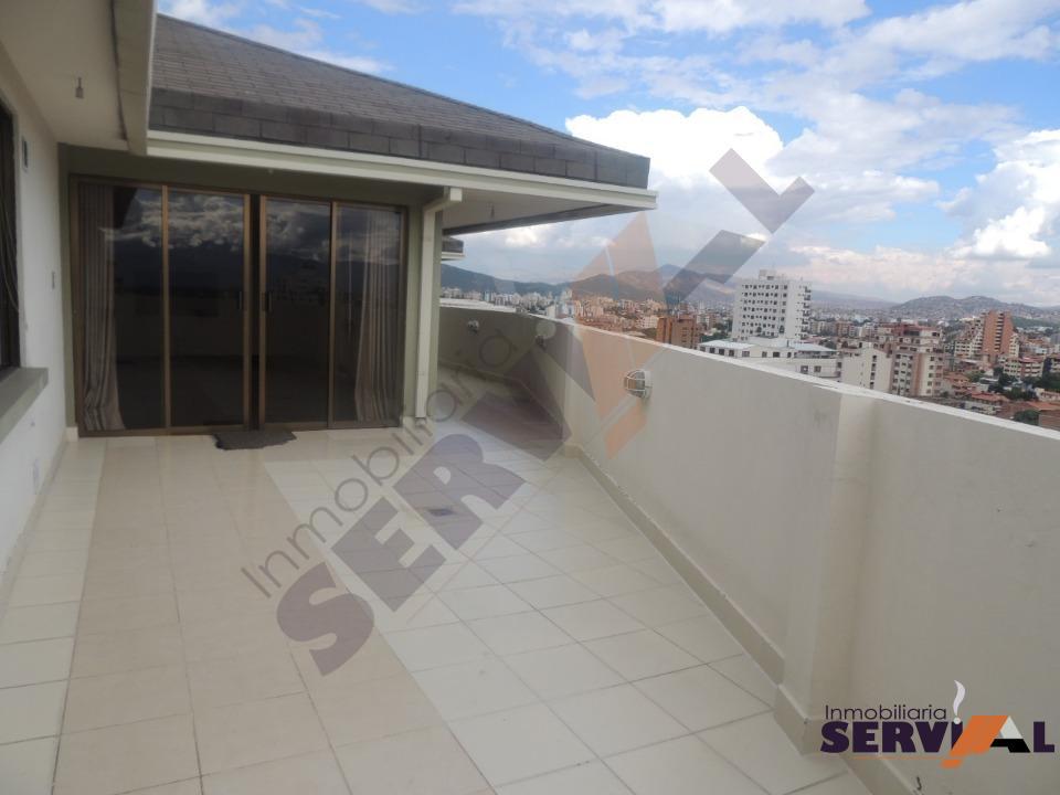 14-thumbnail-hermoso-penthouse-sobre-228m-en-la-rosa-melchor-perez