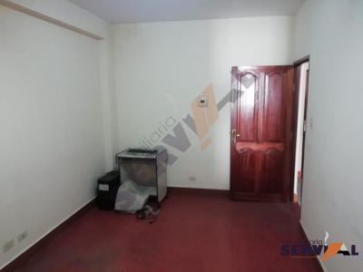 oficina-comercial-en-excelente-ubicacion-calle-san-martin