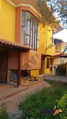 alquilo-casa-de-2-pisos-haenke-villavicencio